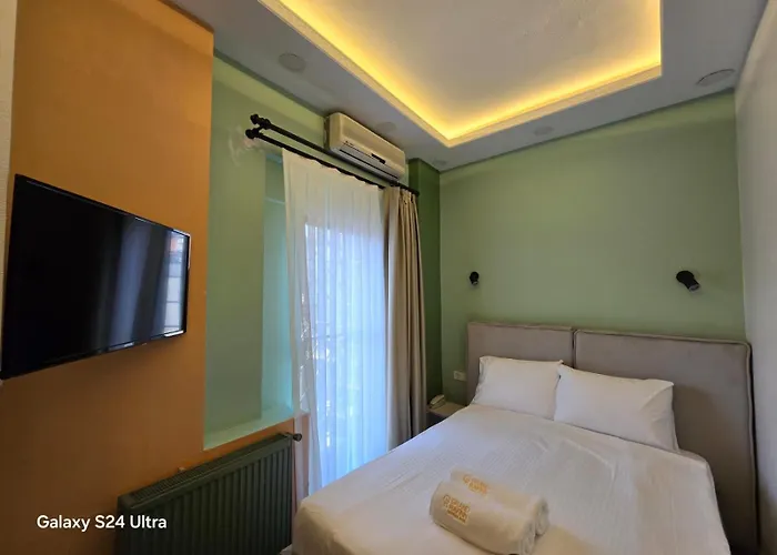 Grand Rafinn Boutique Hotel *