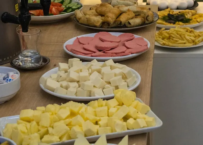 Grand Rafinn Boutique *